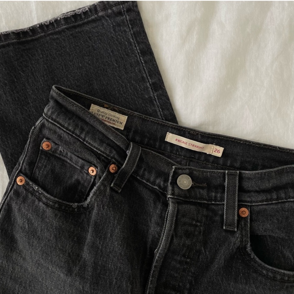 Levi’s Ribcage black jeans